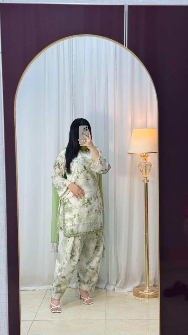 Pistachio Elegance - Image 3