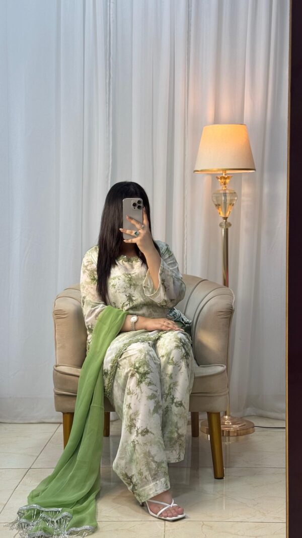 Pistachio Elegance - Image 2