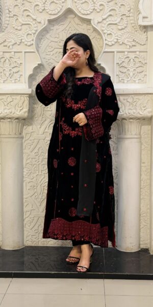 EMBROIDERED VELVET 25