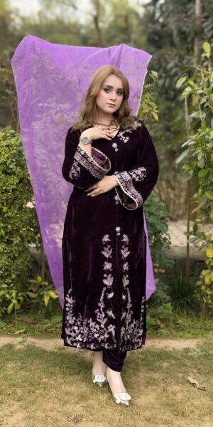 EMBROIDERED VELVET 25